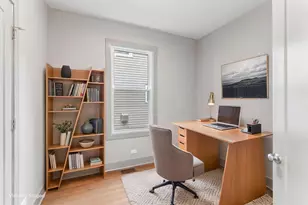 819 Mapleton Ave, Oak Park, IL 60302 - Photo 16