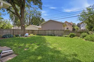 405 Kreitzer Ave, Bloomington, IL 61701 - Photo 32