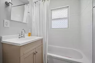 405 Kreitzer Ave, Bloomington, IL 61701 - Photo 16