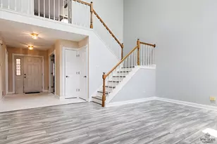 8575 Sandalwood Dr, Darien, IL 60561 - Photo 12