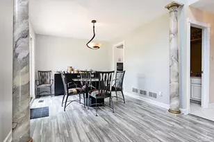 8575 Sandalwood Dr, Darien, IL 60561 - Photo 14