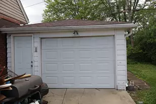 18610 Golfview Ave, Homewood, IL 60430 - Photo 4