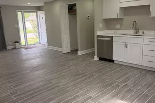935 S Cedarcrest Dr, Schaumburg, IL 60193 - Photo 6
