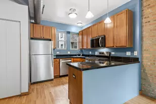 1637 W Pratt Blvd, Chicago, IL 60626 - Photo 6