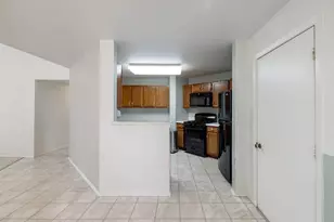 30W022 Juniper Ct, Warrenville, IL 60555 - Photo 8