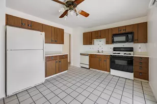 1465 Worden Way, Elk Grove Village, IL 60007 - Photo 8