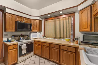 424 S 7th Street, Dekalb, IL 60115 - Photo 8