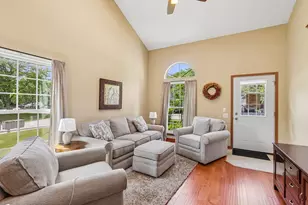 286 Chrisman Dr, Streamwood, IL 60107 - Photo 6