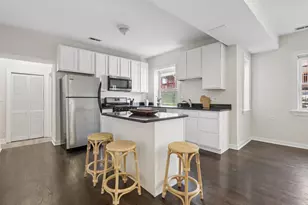 3042 W Diversey Ave, Chicago, IL 60647 - Photo 4