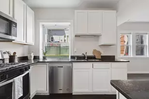 3042 W Diversey Ave, Chicago, IL 60647 - Photo 6