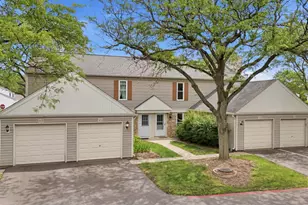 2674 Waterford Ct, Aurora, IL 60502 - Photo 2