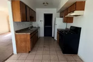 709 Spring Ct, University Park, IL 60484 - Photo 2