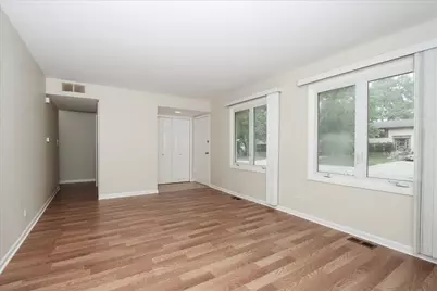 1475 Rosedale Lane, Hoffman Estates, IL 60169 - Photo 4