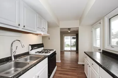 1475 Rosedale Lane, Hoffman Estates, IL 60169 - Photo 8