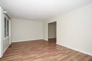 1475 Rosedale Ln, Hoffman Estates, IL 60169 - Photo 2
