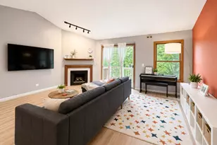 1891 Fox Run Dr, Elk Grove Village, IL 60007 - Photo 2