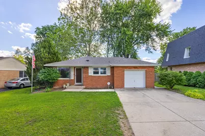 712 Spring Street, Roselle, IL 60172 - Photo 1
