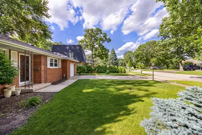 712 Spring Street, Roselle, IL 60172 - Photo 2