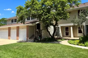 1036 N Pine Tree Circle, Buffalo Grove, IL 60089 - Photo 1