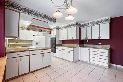 6650 N Lightfoot Avenue, Chicago, IL 60646 - Photo 10