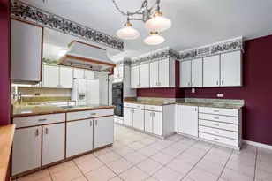 6650 N Lightfoot Ave, Chicago, IL 60646 - Photo 10