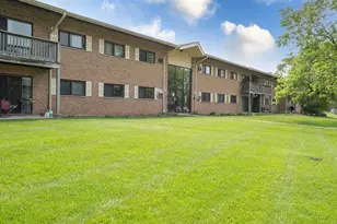 7413 Brookdale Dr, Darien, IL 60561 - Photo 2