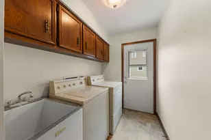 1841 Helen Ct, Wheaton, IL 60189 - Photo 16