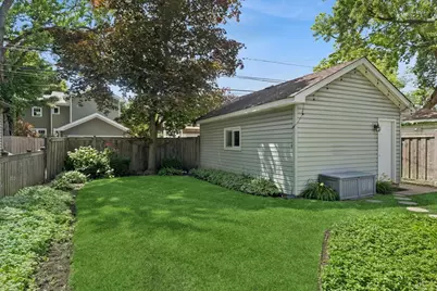 2422 Ridgeway Avenue, Evanston, IL 60201 - Photo 22