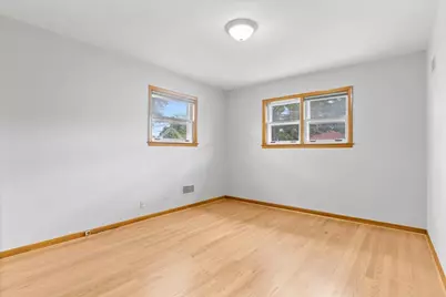 7357 N Crawford Avenue, Lincolnwood, IL 60712 - Photo 16