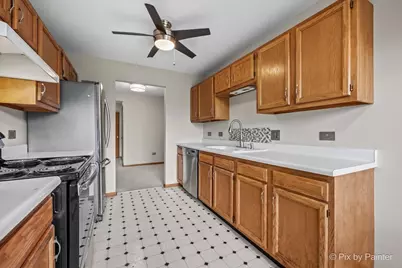 917 Golf Course Road #2, Crystal Lake, IL 60014 - Photo 8