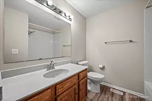 917 Golf Course Rd, Crystal Lake, IL 60014 - Photo 20