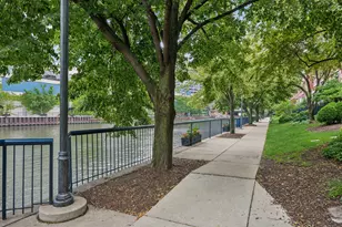 473 N Clinton St, Chicago, IL 60654 - Photo 36