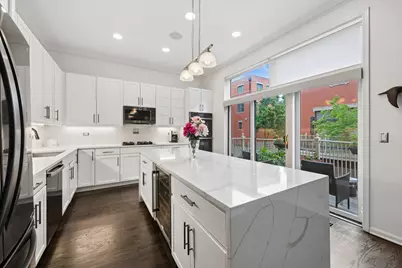 473 N Clinton Street, Chicago, IL 60654 - Photo 14