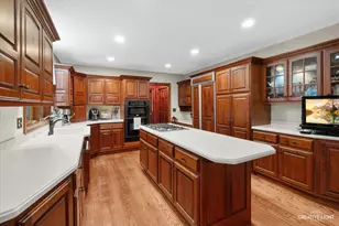 2 Buckingham Dr, Sugar Grove, IL 60554 - Photo 16