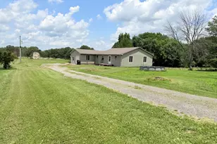 855 Beech Hollow Rd, Harrisburg, IL 62946 - Photo 4