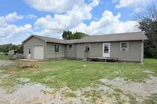 855 Beech Hollow Rd, Harrisburg, IL 62946 - Photo 2