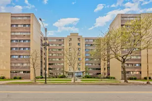 6300 N Sheridan Rd, Chicago, IL 60660 - Photo 2