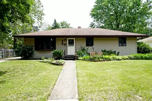2404 Winnetka Dr, Rockford, IL 61108 - Photo 2