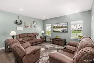 901 S Wind Dr, Sandwich, IL 60548 - Photo 8