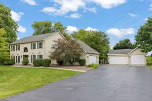 8S765 Singletree Ln, Naperville, IL 60565 - Photo 2