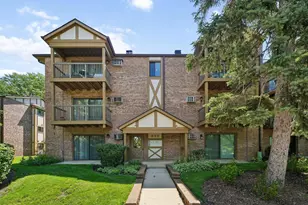 835 S Dwyer Ave, Arlington Heights, IL 60005 - Photo 2
