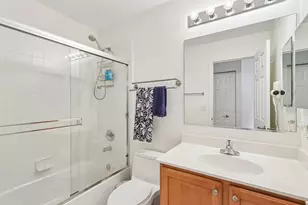 654 Astor Ln, Wheeling, IL 60090 - Photo 18