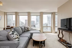 111 E Chestnut St, Chicago, IL 60611 - Photo 2