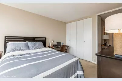 111 E Chestnut Street #26D, Chicago, IL 60611 - Photo 10