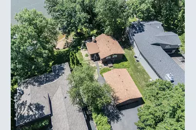 407 Holiday Drive, Lake Holiday, IL 60552 - Photo 24