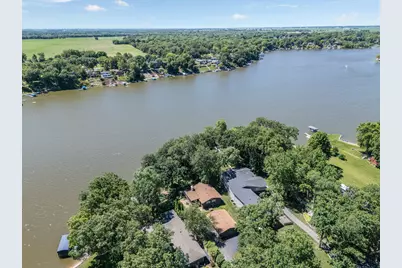 407 Holiday Drive, Lake Holiday, IL 60552 - Photo 10