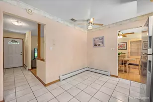 113 W Monterey Ave, Schaumburg, IL 60193 - Photo 10