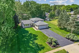 113 W Monterey Ave, Schaumburg, IL 60193 - Photo 30
