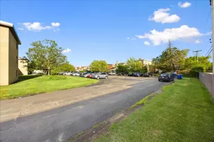 725 W Dempster St, Des Plaines, IL 60016 - Photo 24