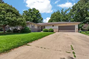 305 Centennial Ave, Normal, IL 61761 - Photo 48